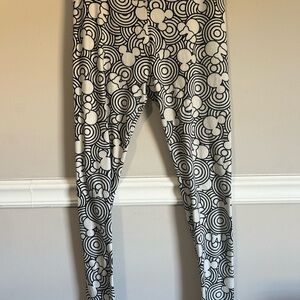 LuLaRoe Black and White Mickey Print Leggings